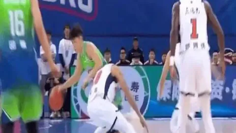 《足坛焦点：徐正源即将重返蓉城！俱乐部精心筹备温馨告别盛典》