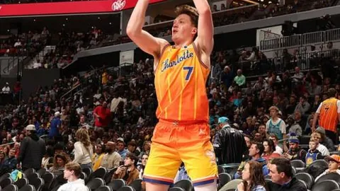 “新华社深度解读：亚冬会金牌盛宴的深层含义”